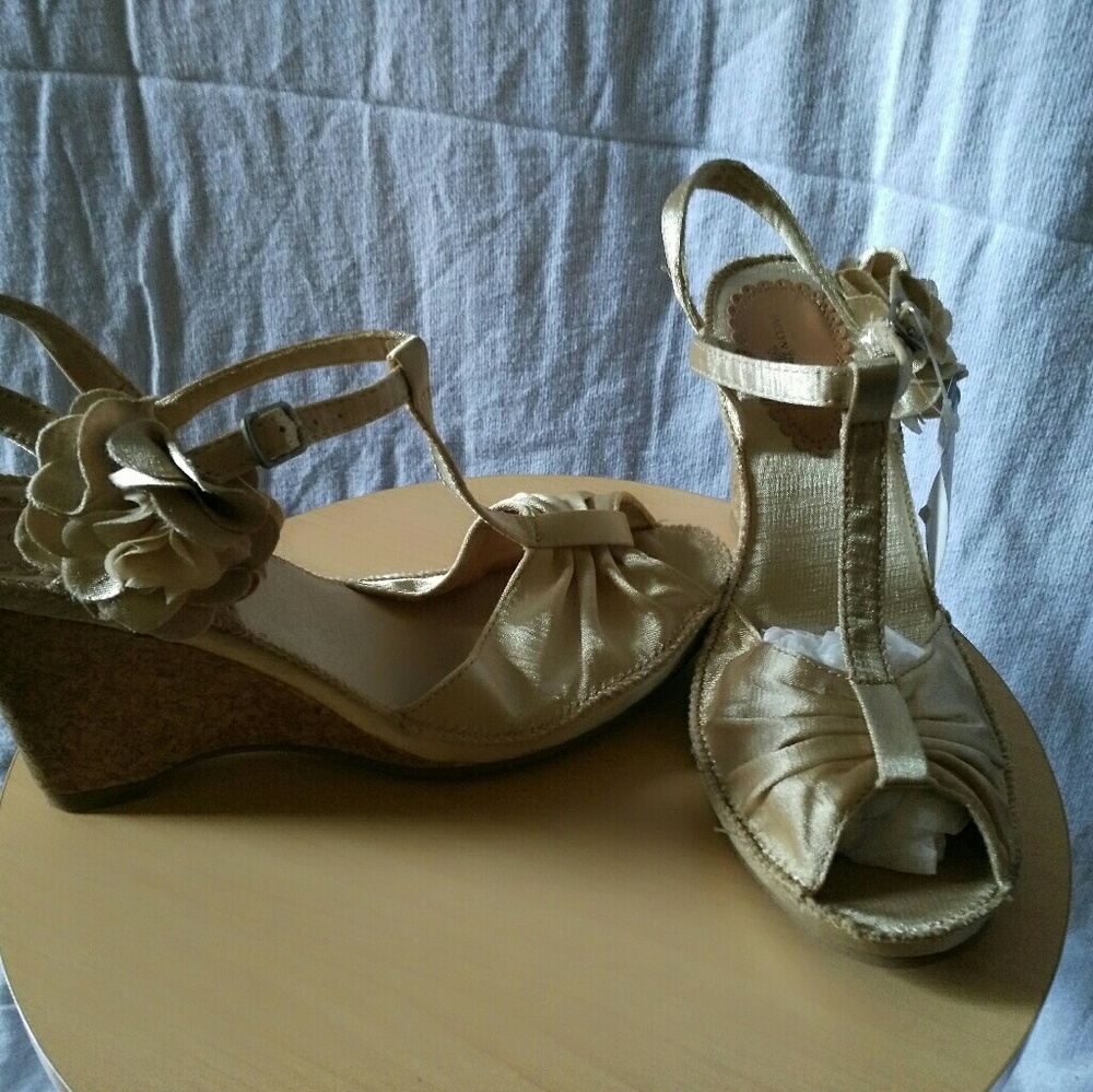 Wedge sandals